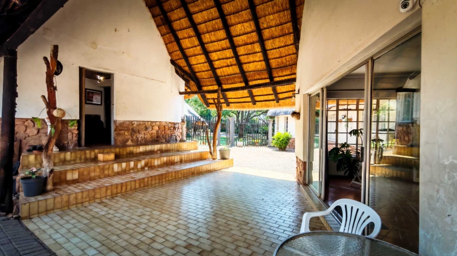 6 Bedroom Property for Sale in Hartbeespoort North West